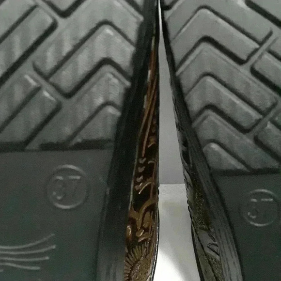 Dansko leather slip on Clogs - Picture 4 of 5